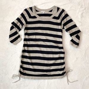 A Pea In The Pod, light weight sweater tunic, size L